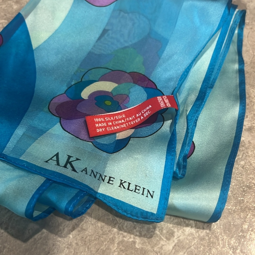Anne Klein 100% Silk Scarf - Picture 5 of 6